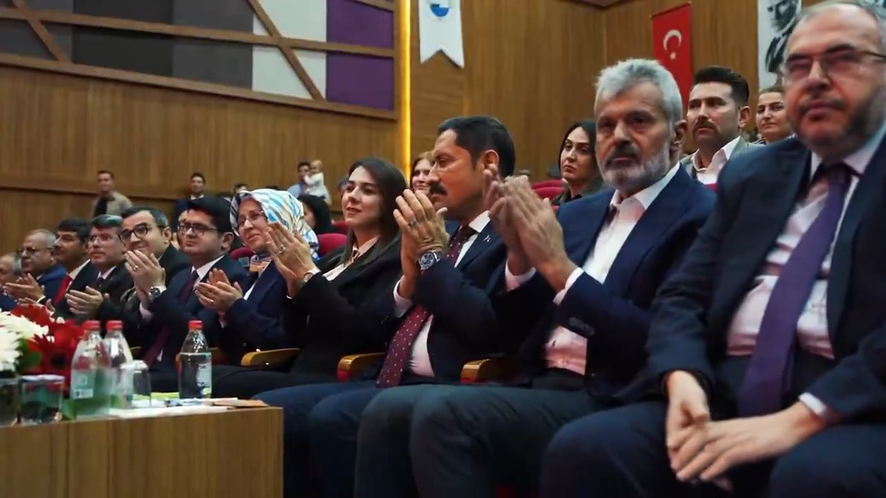 Ssstwitter.com 1764000115219.Mp4 Snapshot 00.49.687