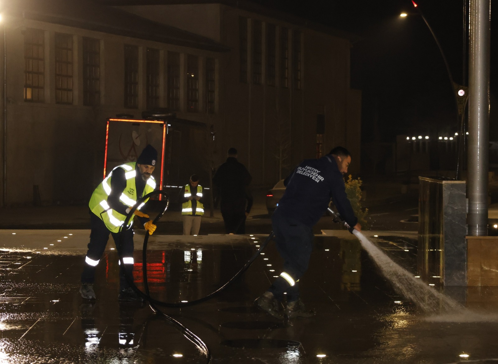 Antakya Ataturk Anitinda Temizlik (3)