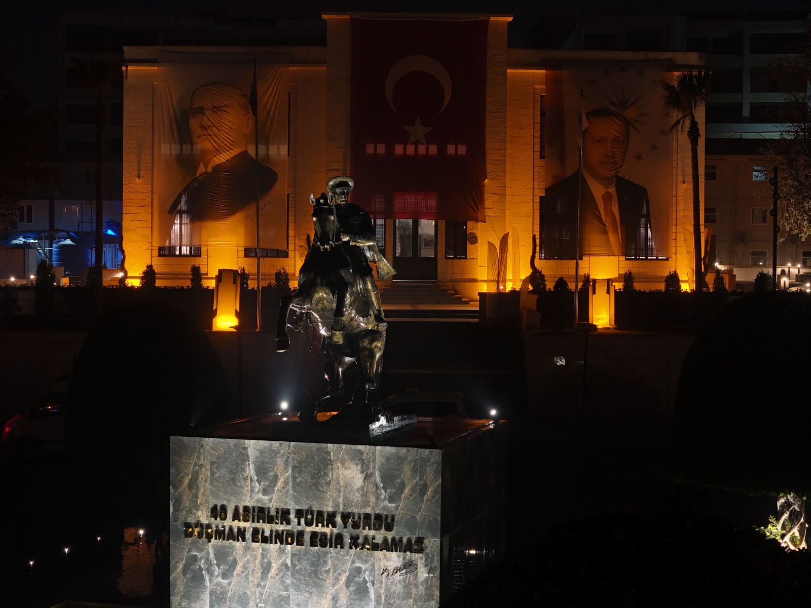 Antakya Ataturk Anitinda Temizlik (5)