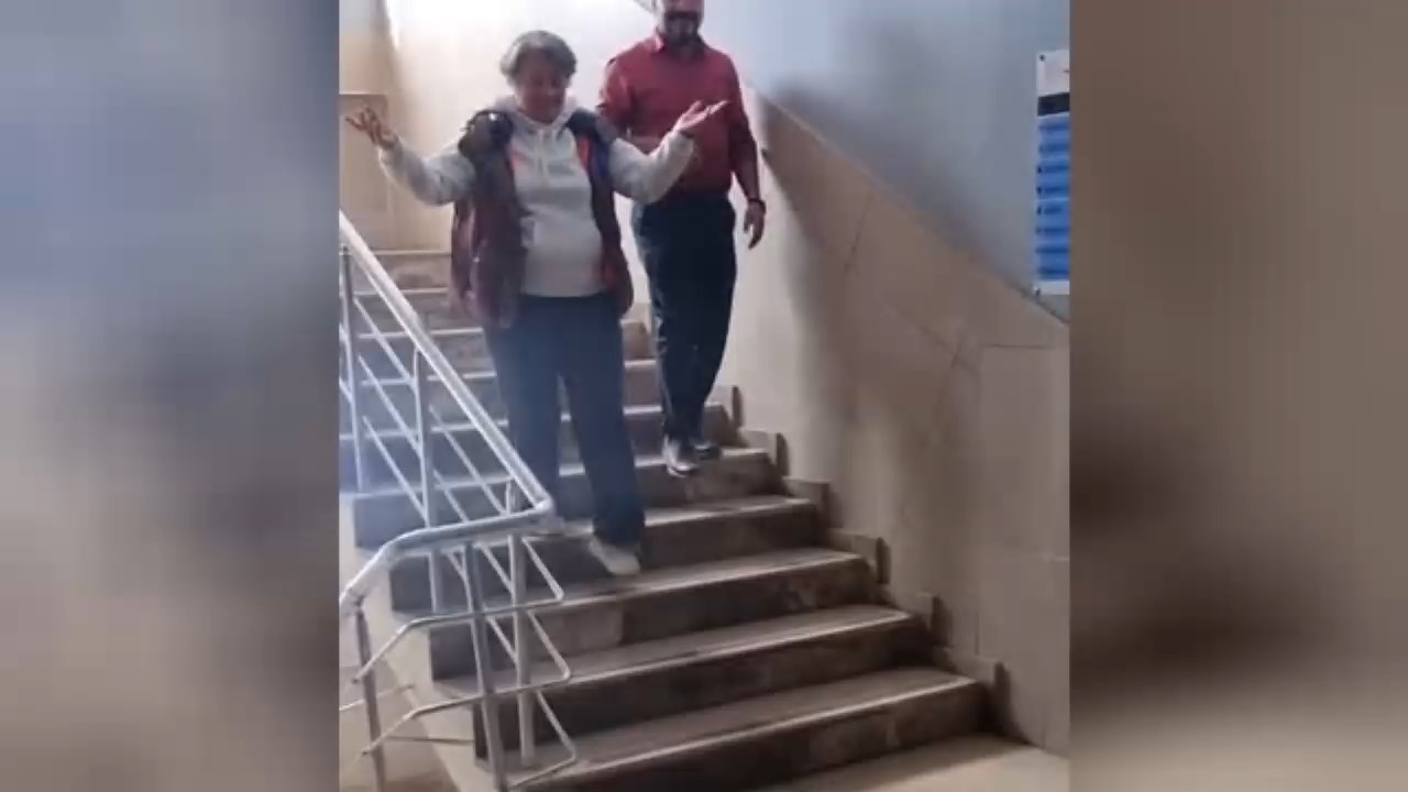 Ayse Dik Veda.mp4 Snapshot 00.00.040