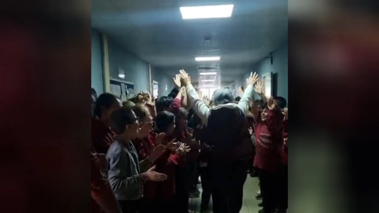 Ayse Dik Veda.mp4 Snapshot 00.10.966