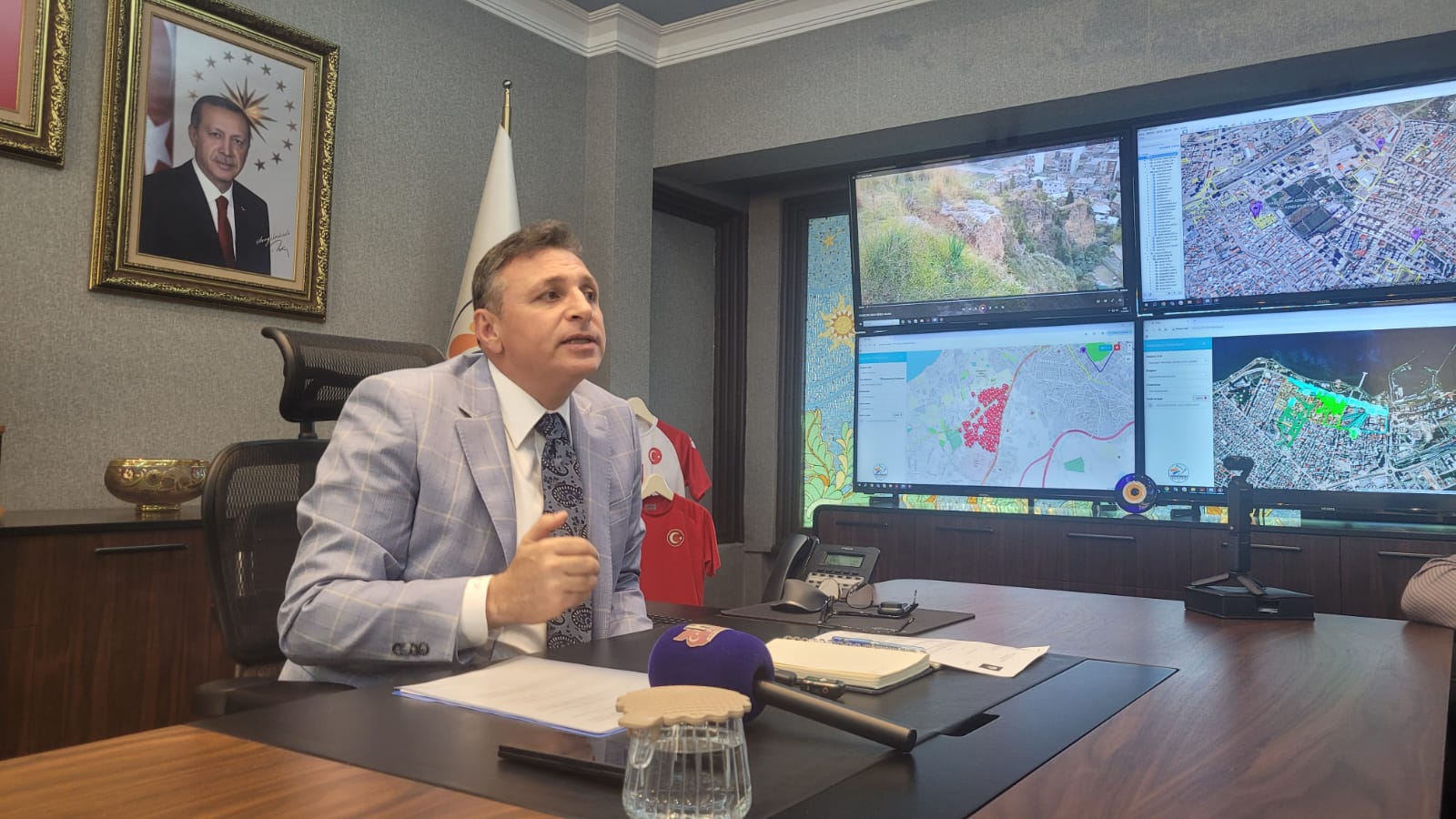 E6769666 712C 4Cbc A24B B73772A08121