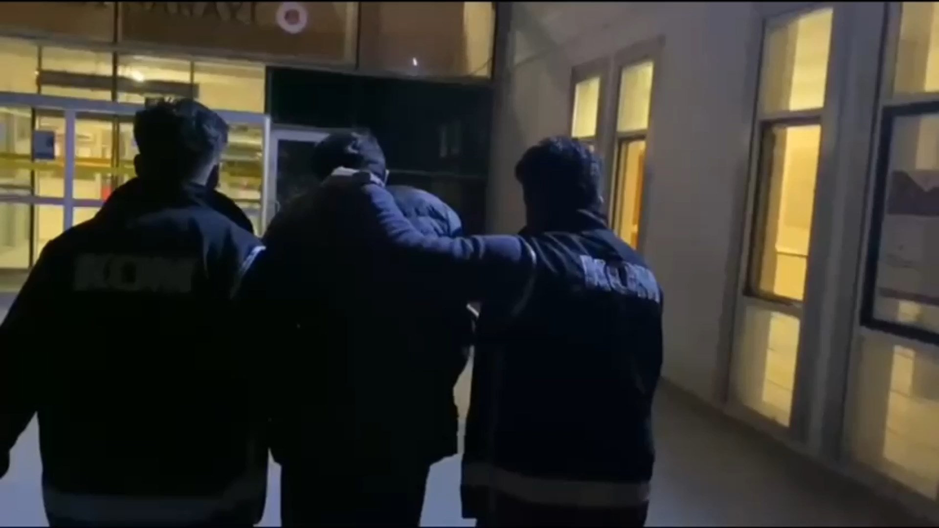 Elbise Dolabinda Yakalandi (3)