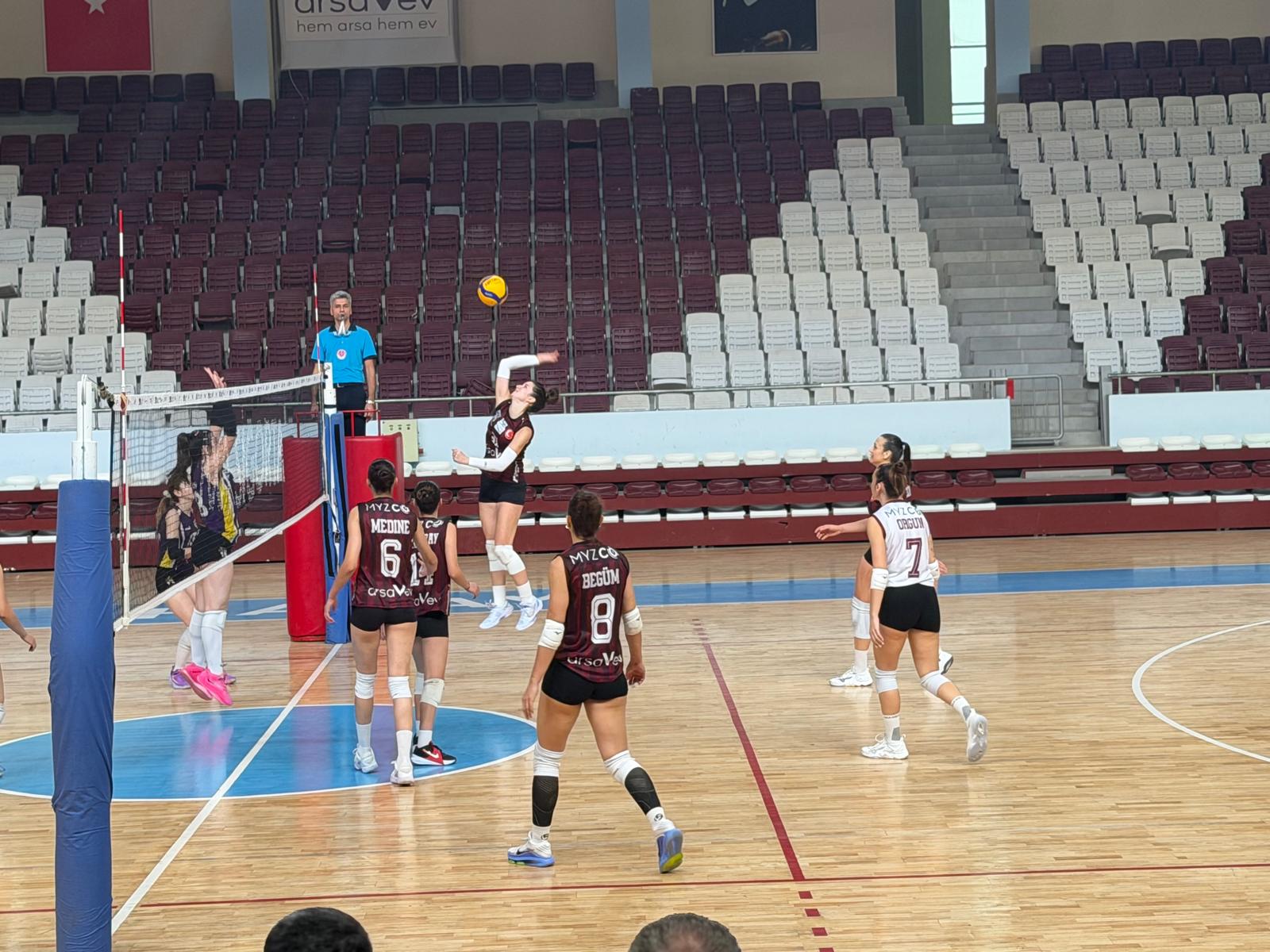 Hatayspor Kadin Voleybol Takimi (3)