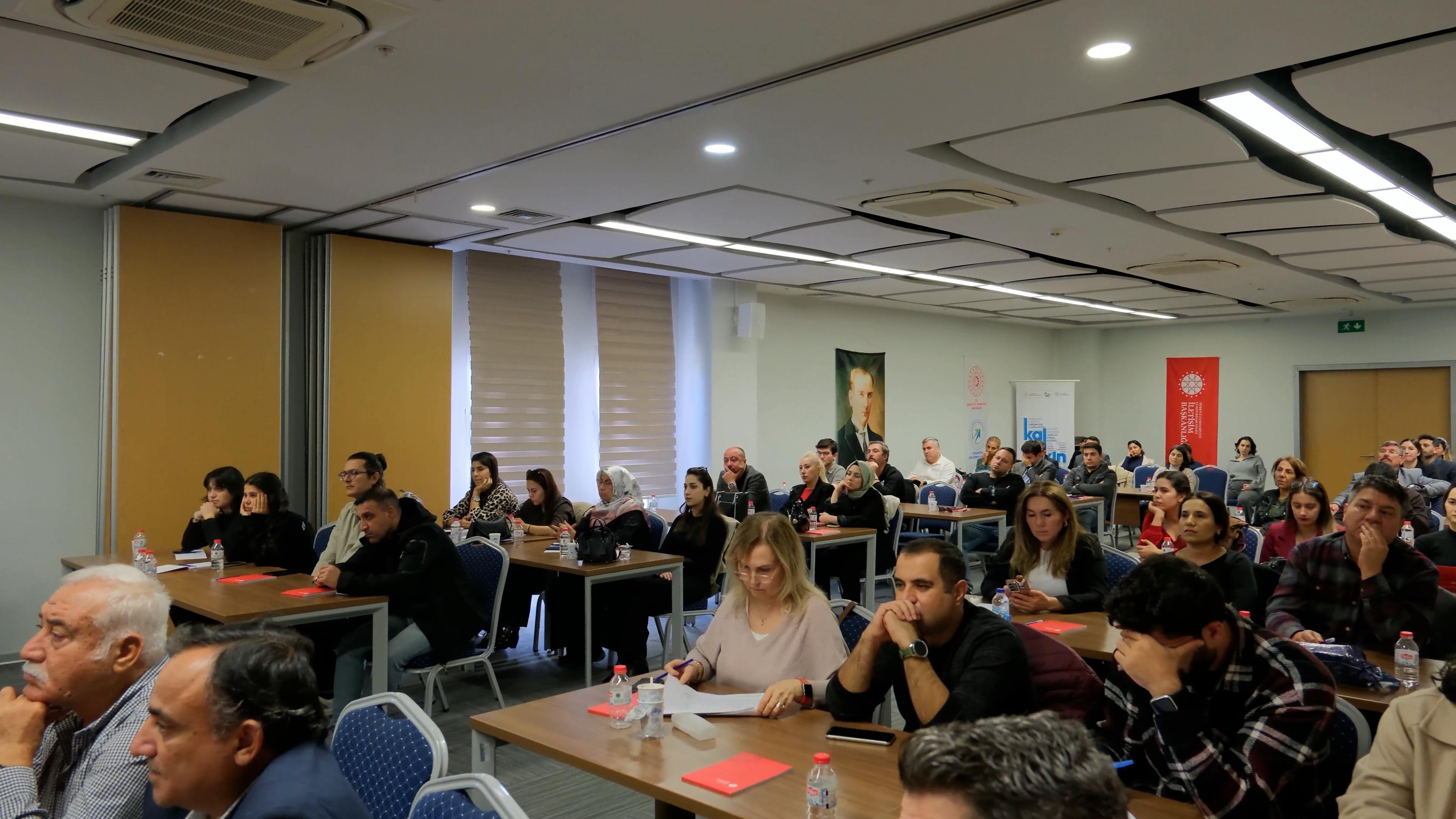 Iletisim Baskanliginden Egitim (2)