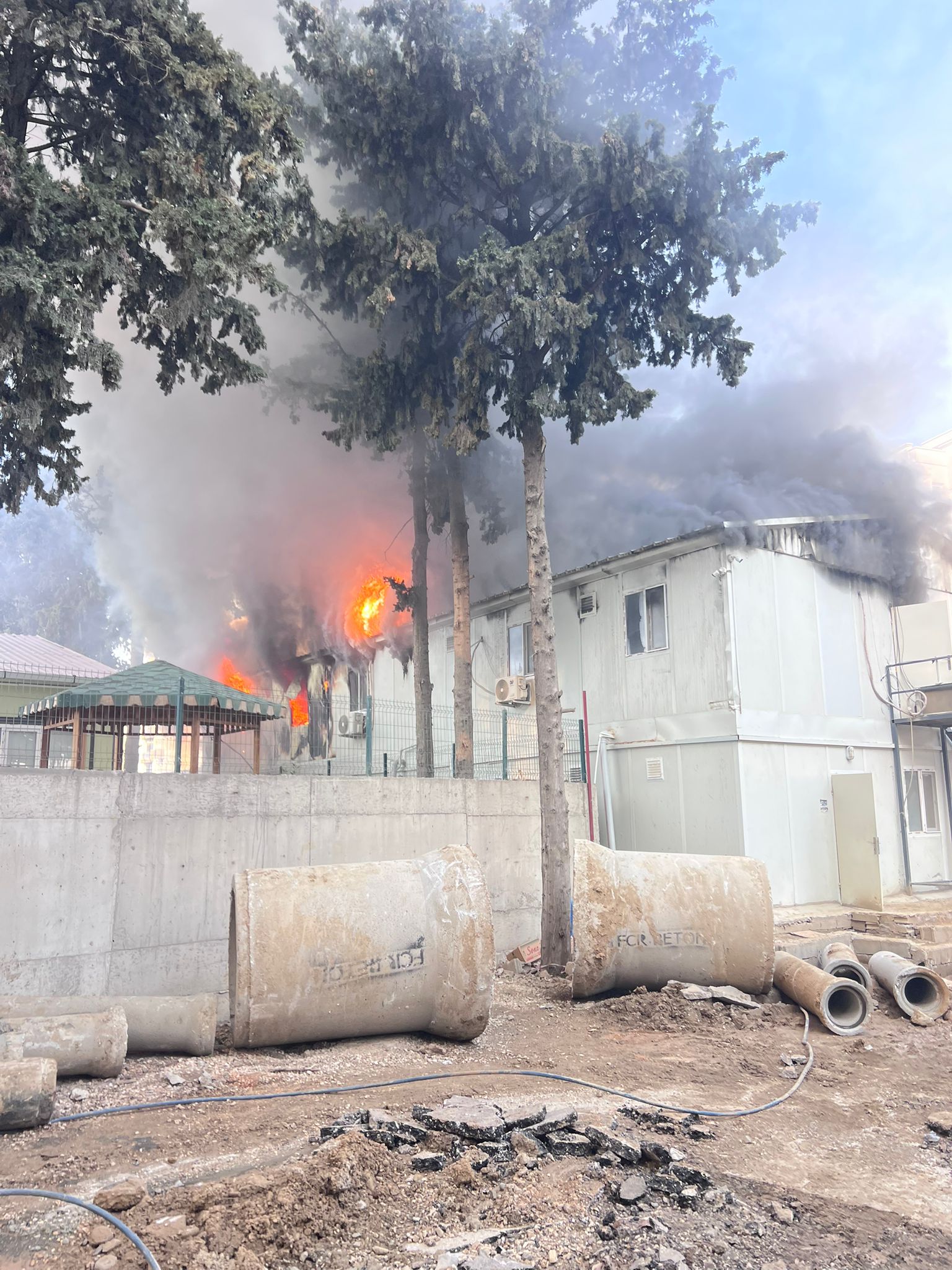 Isci Konteynerinde Yangin (2)