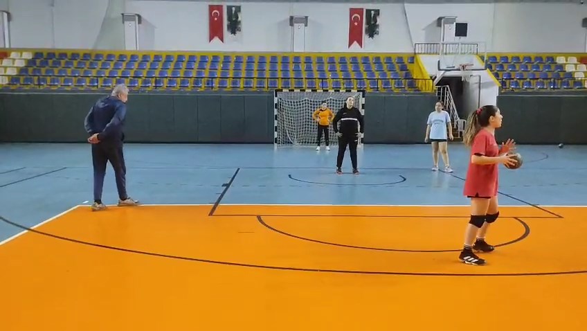 Isk Hentbol Takimi (2)