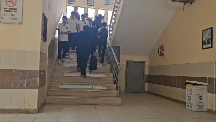 Lisede Farkindalik Deneyi (1)