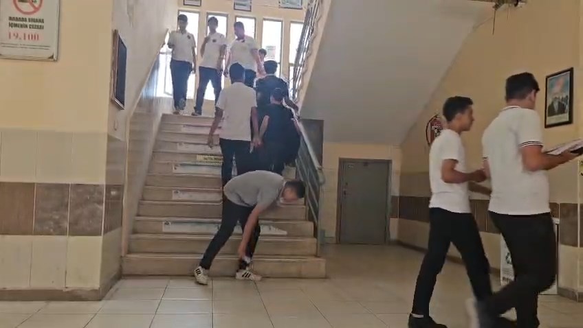 Lisede Farkindalik Deneyi (2)