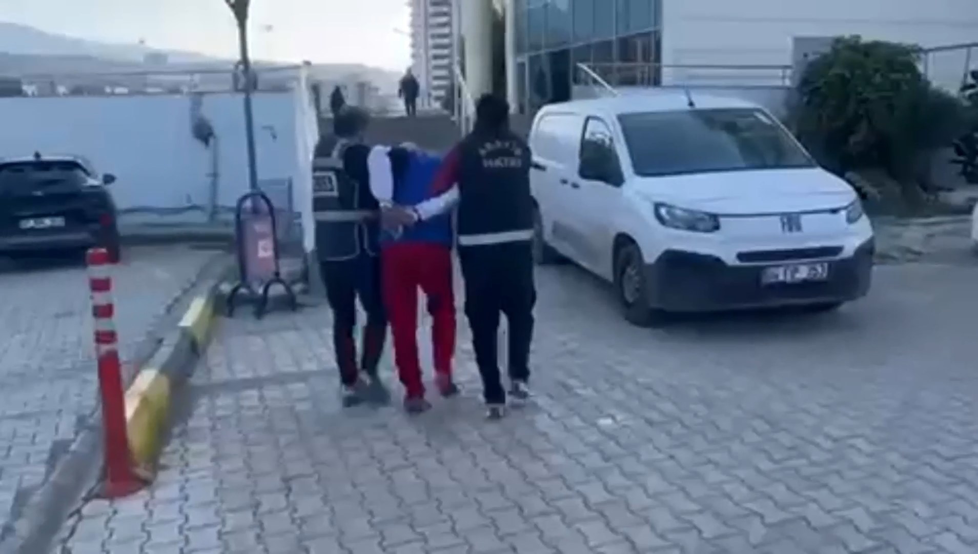 Whatsapp Video 2025 12 23 At 17.53.26.Mp4 Snapshot 01.28.012