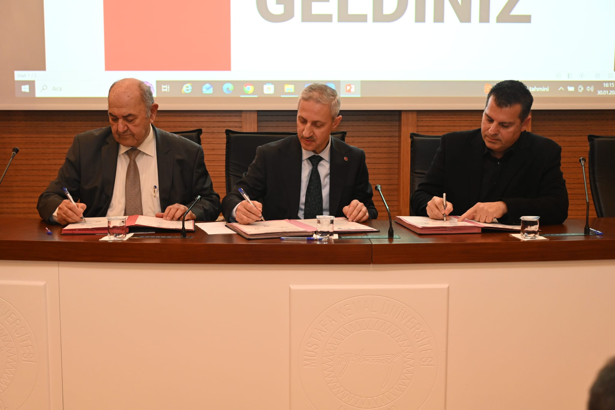 13596755 968A 4168 8B0F D34814627007