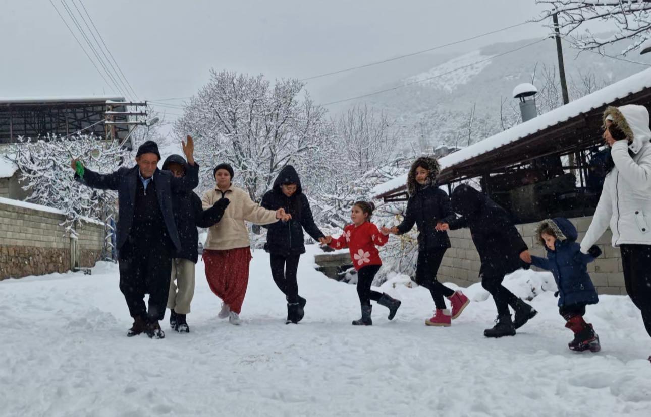 606986813 10163688254893024 3864338299647204095 N