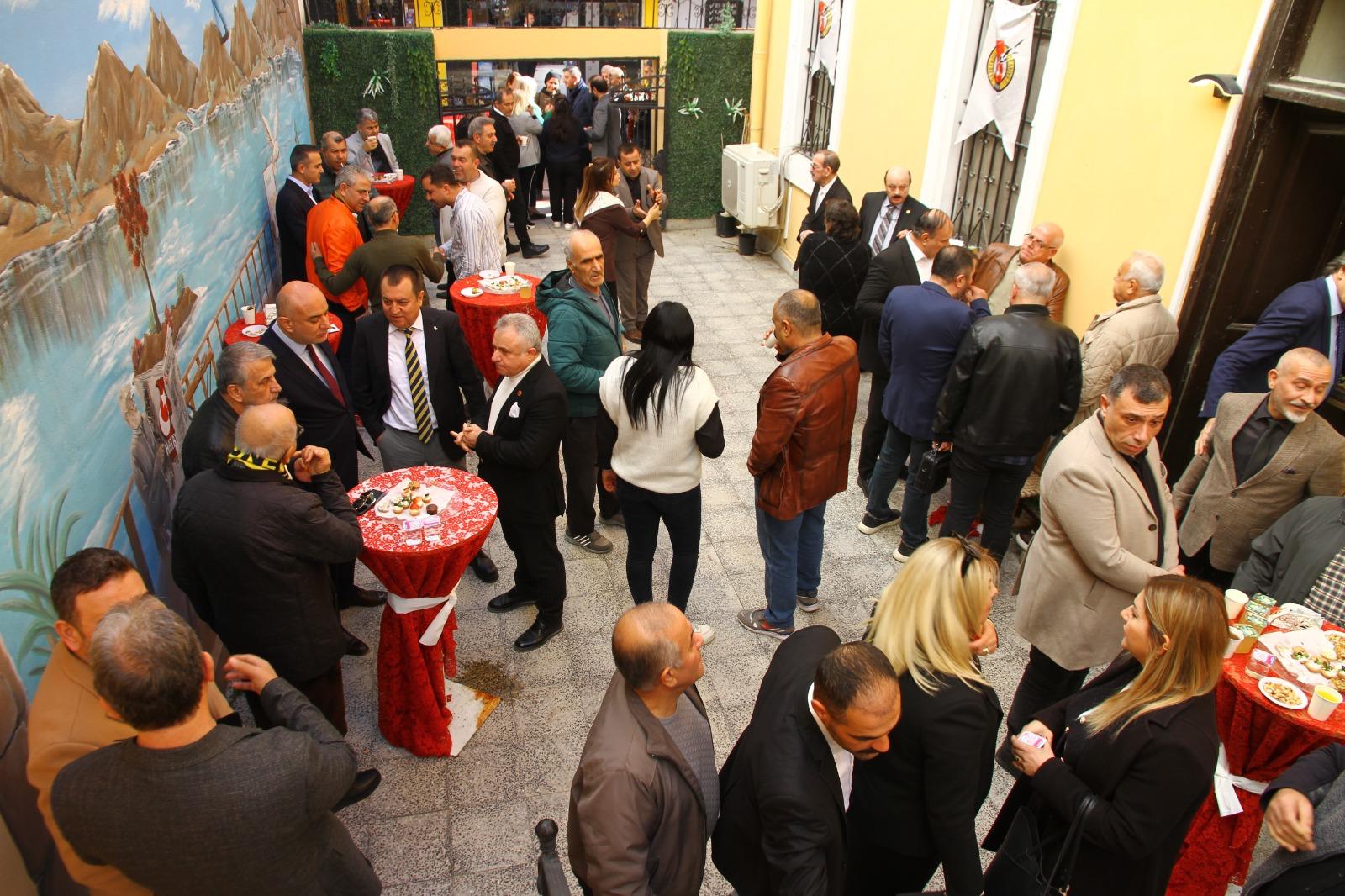 74Aca97B 3966 4679 9861 B437923D6905