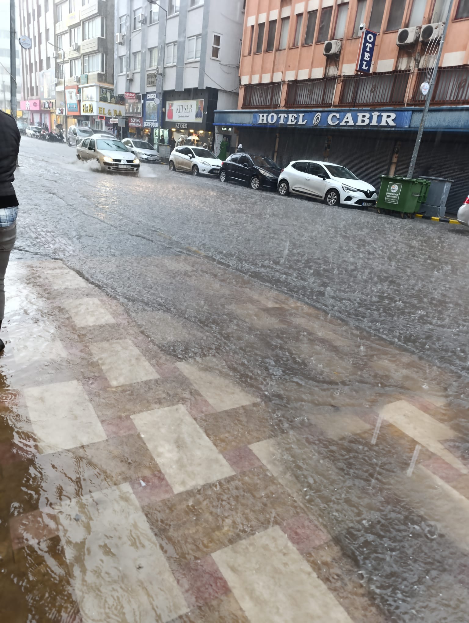 C2E79B8F 0288 4166 83B7 907D261Df7Ff