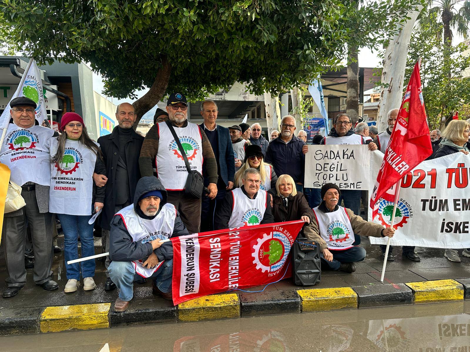 Emekliler Eylemde (1)