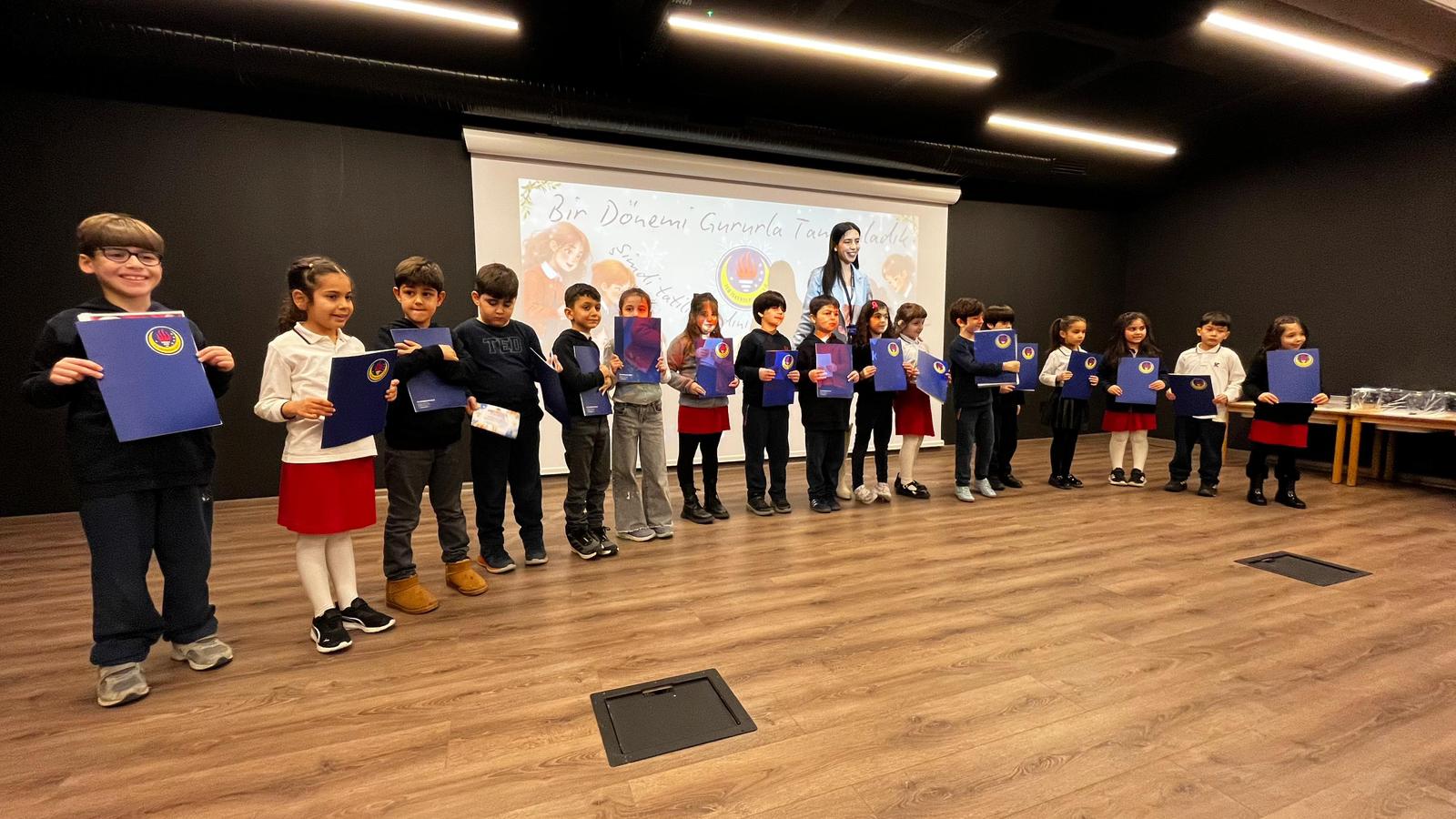 F67C675E 09F2 4Dce 9532 A16F0D8E89D7