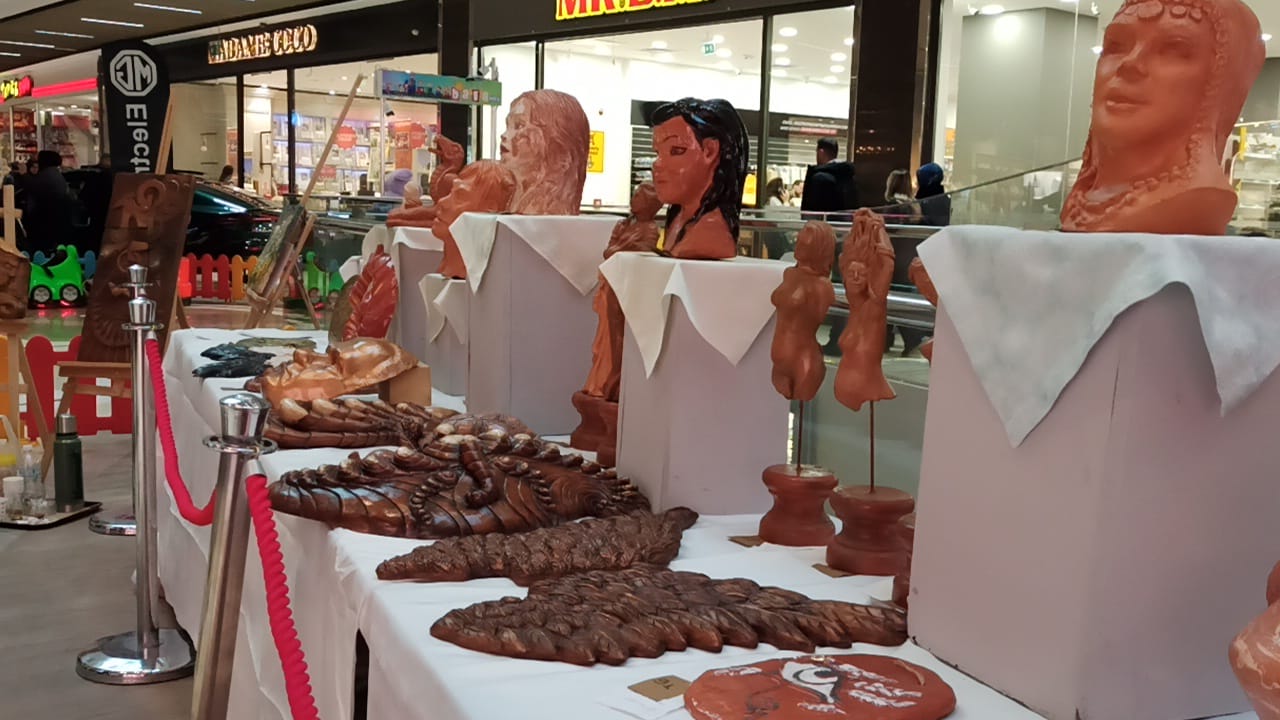 F84F9844 151D 4E53 9335 C22137D958C8