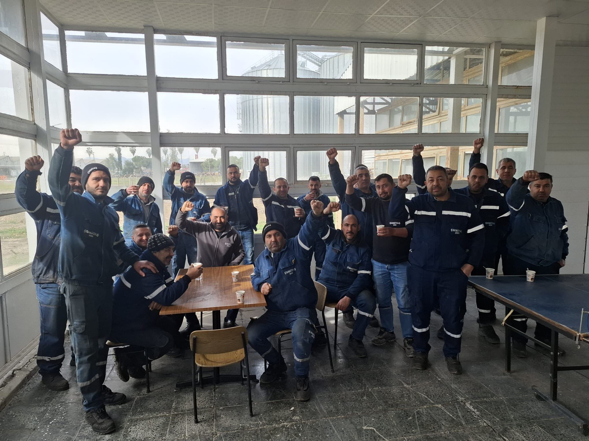 G Lb87U W Q A At R9E