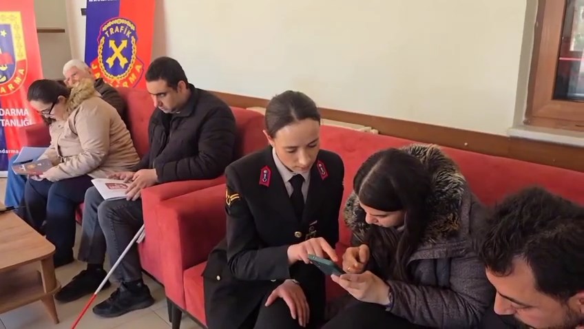 Gorme Engelliye Kades (6)