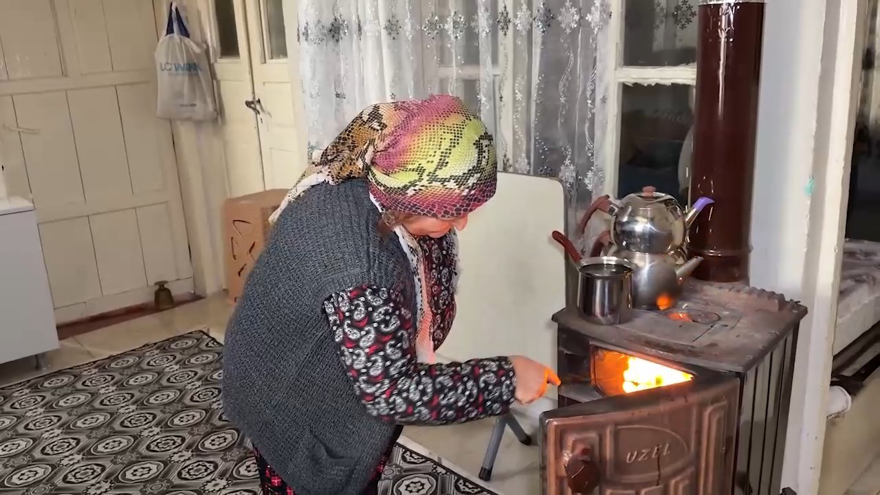 Ilaç Isteyen Kadın.mp4 Snapshot 00.09.780