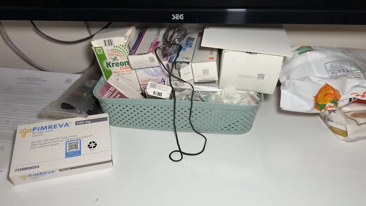 Ilaç Isteyen Kadın.mp4 Snapshot 00.16.617