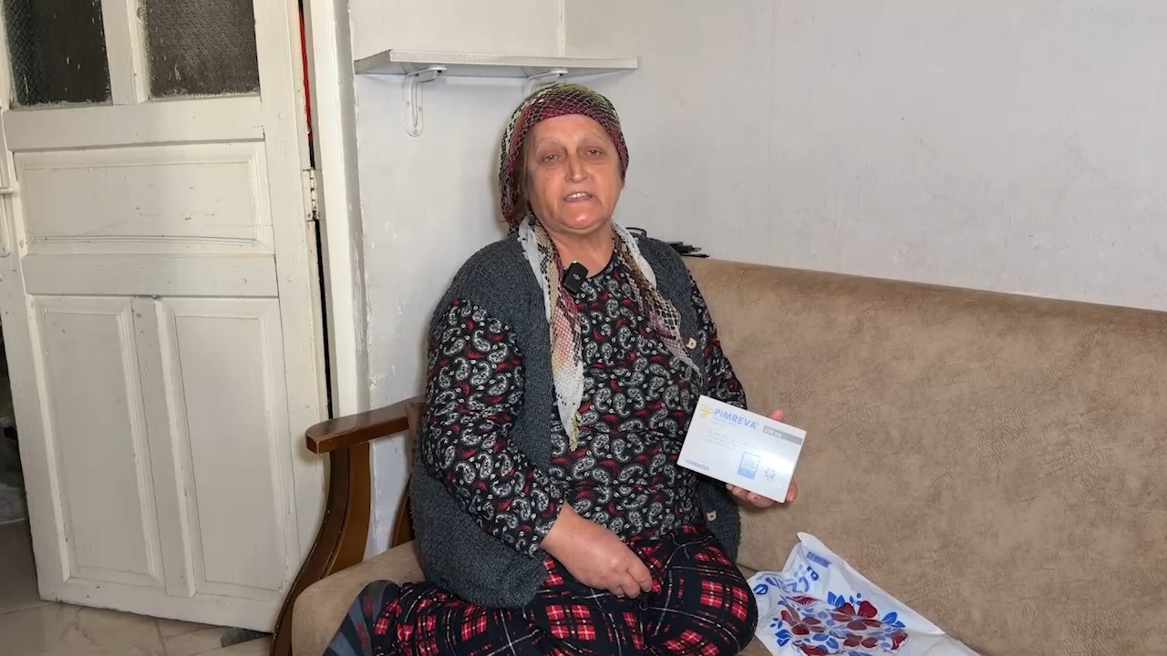 Ilaç Isteyen Kadın.mp4 Snapshot 00.21.640