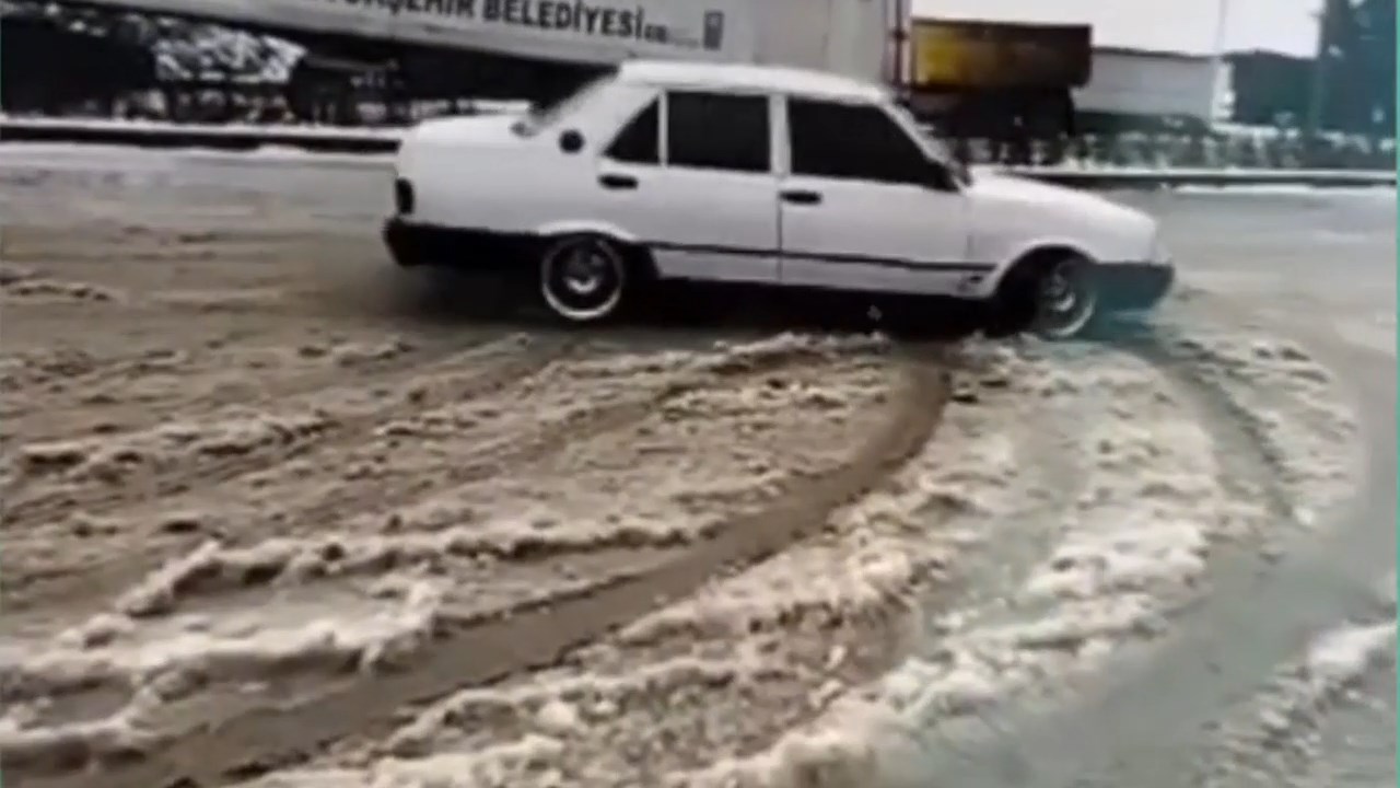 Karda Drif Pahaliya Maloldu.mp4 Snapshot 00.05.323