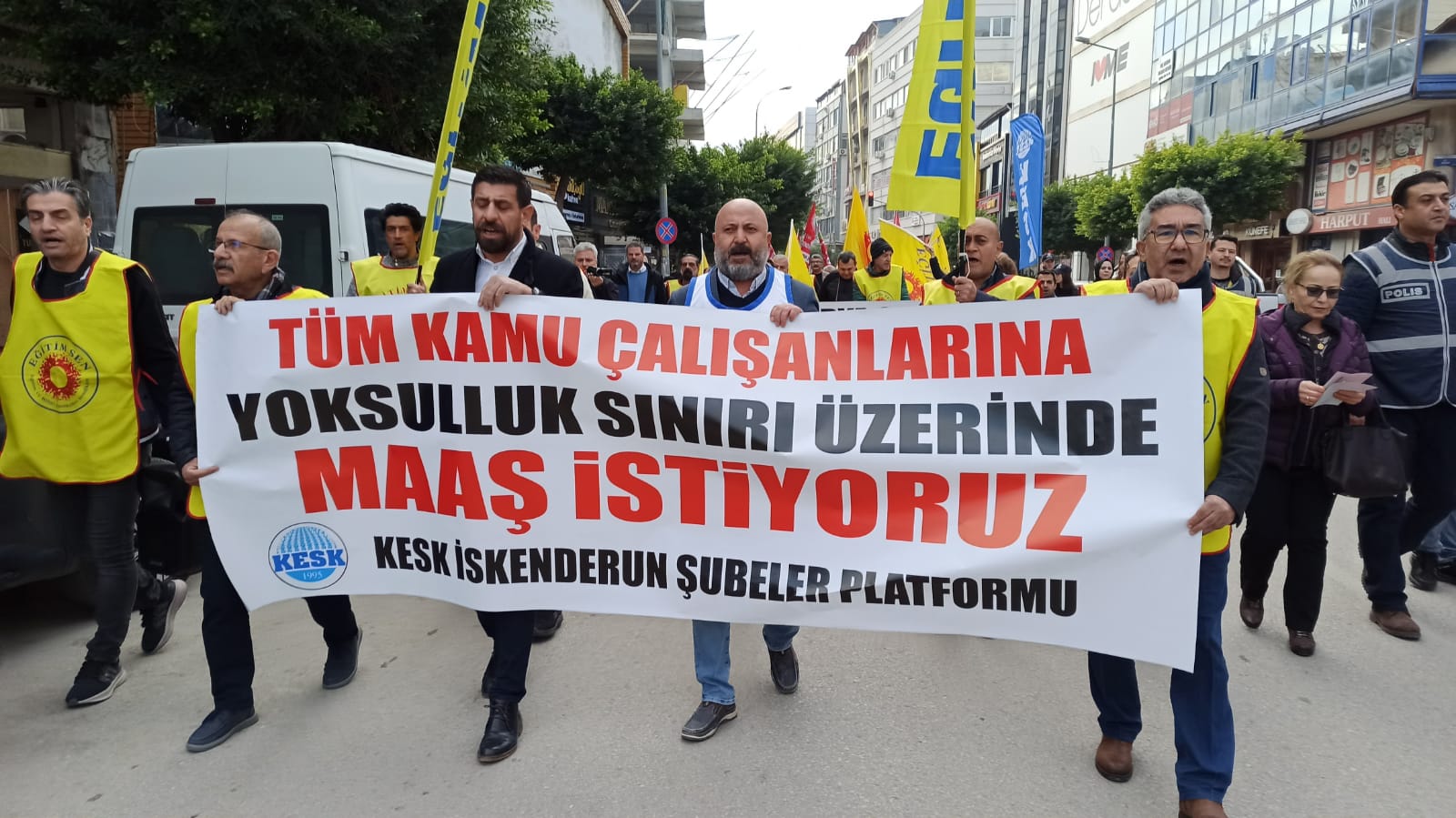 Kesk Yuruyus Eylemi (3)