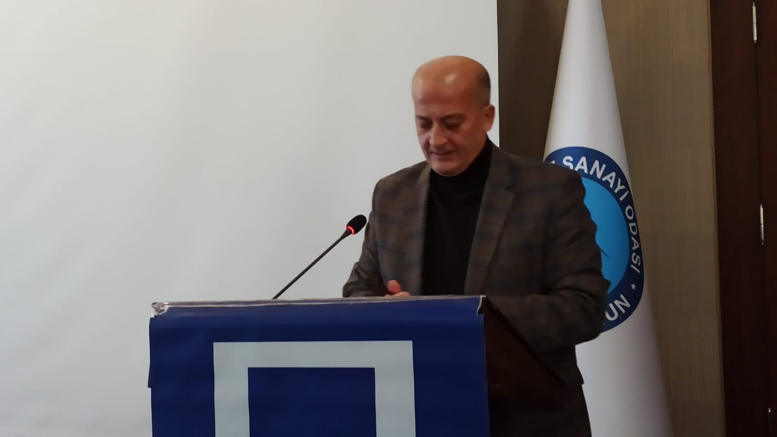 196F5815 769D 409A A172 7Cb710D73B68