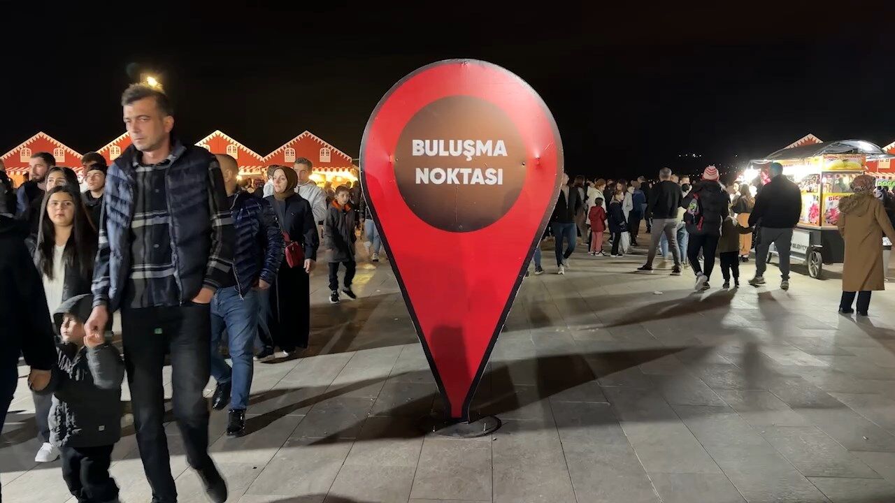 Anıt Etkinlik .Mp4 Snapshot 00.49.174