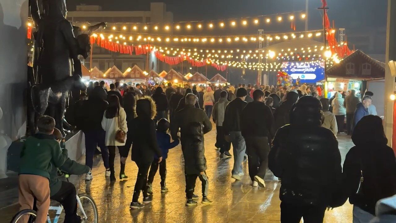 Anıt Etkinlik .Mp4 Snapshot 01.17.132