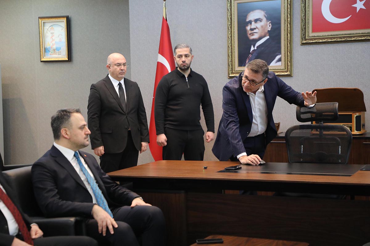 Bakan Yardımcısı (1)