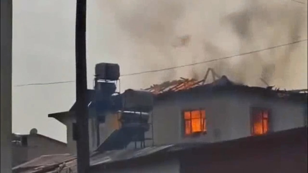 Erzinde Mesken Yangini.mp4 Snapshot 00.03.555