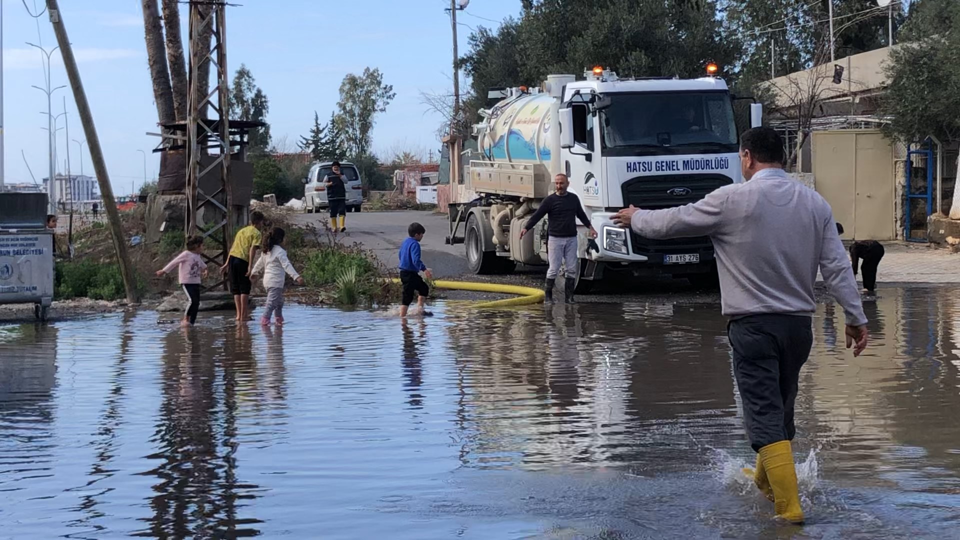 Meydanda Su Birikintisi (4)