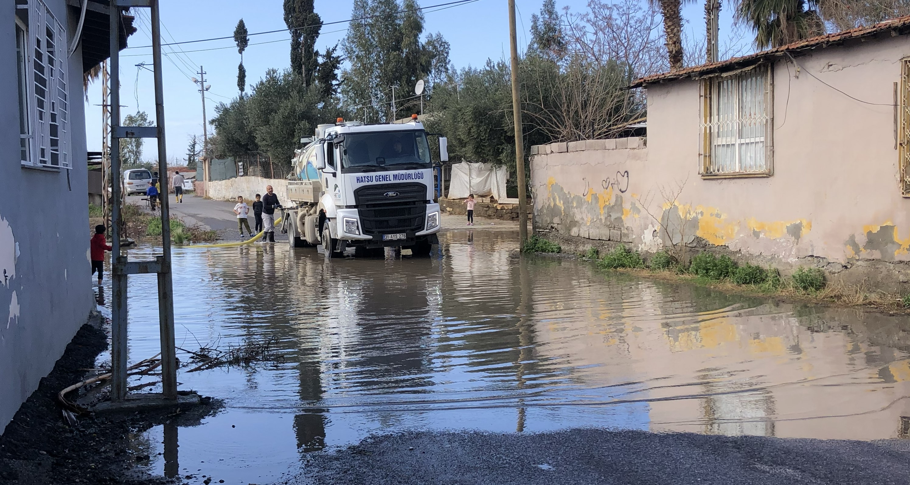 Meydanda Su Birikintisi (5)