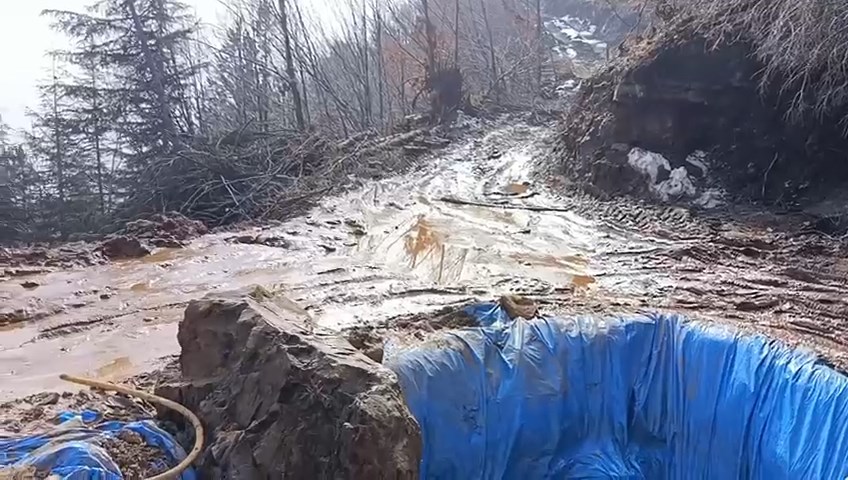 Sondaj Yerine Kaya Dustu (1)