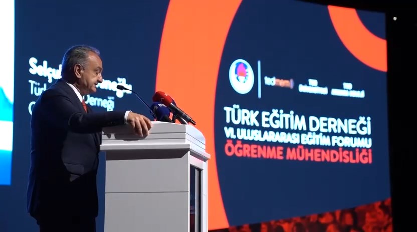 Ted Doksan Sekiz Yasinda (6)