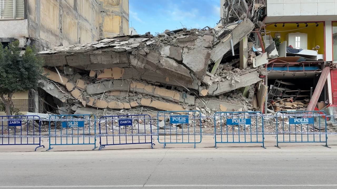 Yıkım Sonrası Zarar .Mp4 Snapshot 00.11.041