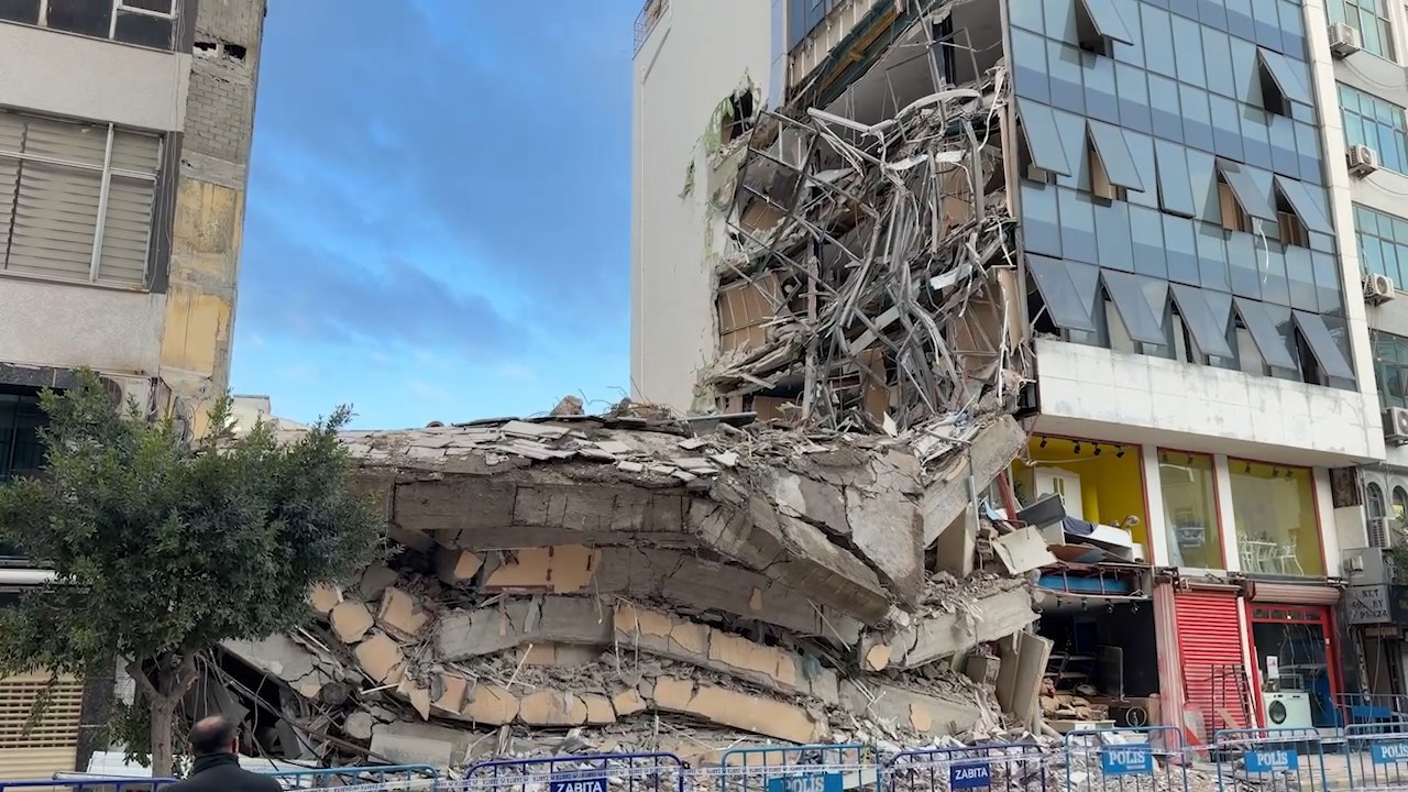 Yıkım Sonrası Zarar .Mp4 Snapshot 00.33.433