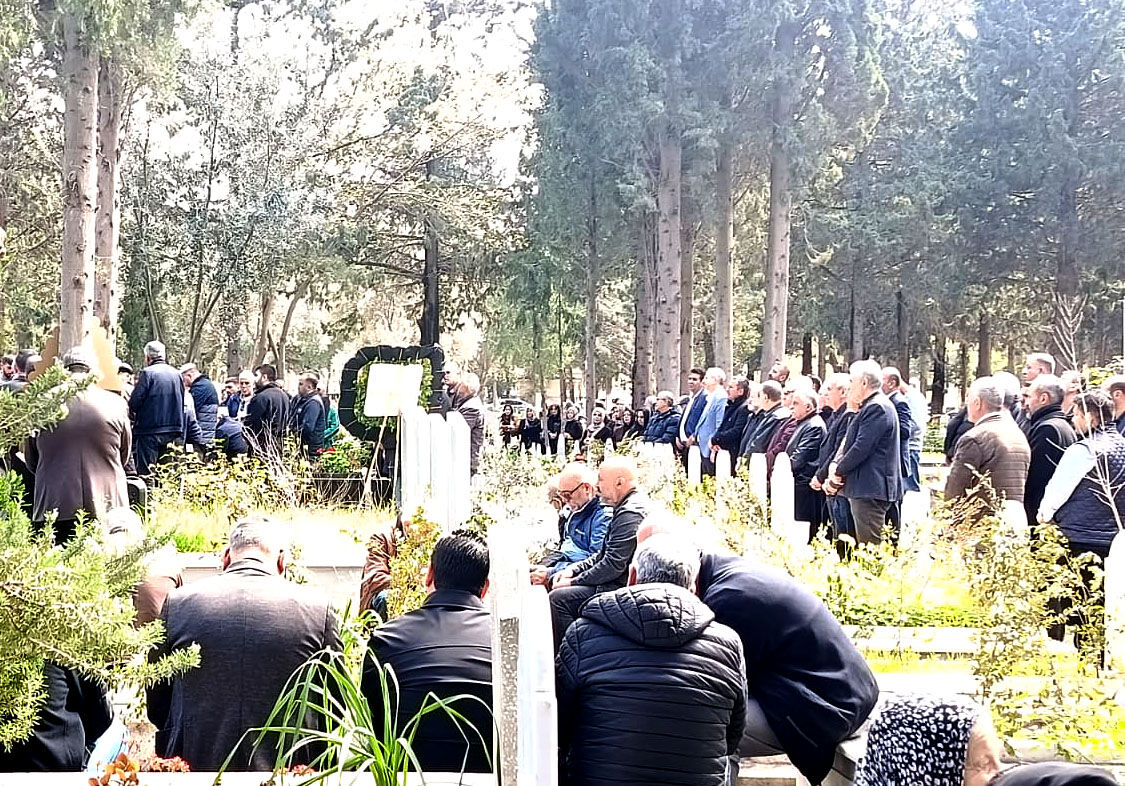 96004Ef9 D170 4B64 A840 B8B65631A54D