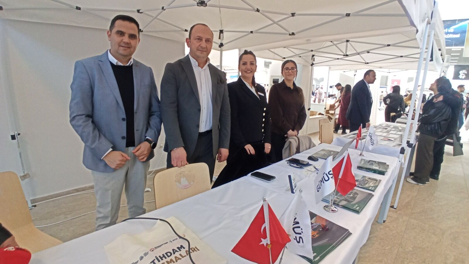 9B758Fc7 774A 4De6 Bdcf C826C351652A