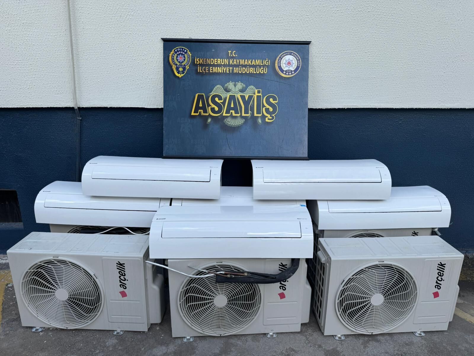 B15908F6 F64D 4Aa8 8Cd7 3C5060E25657