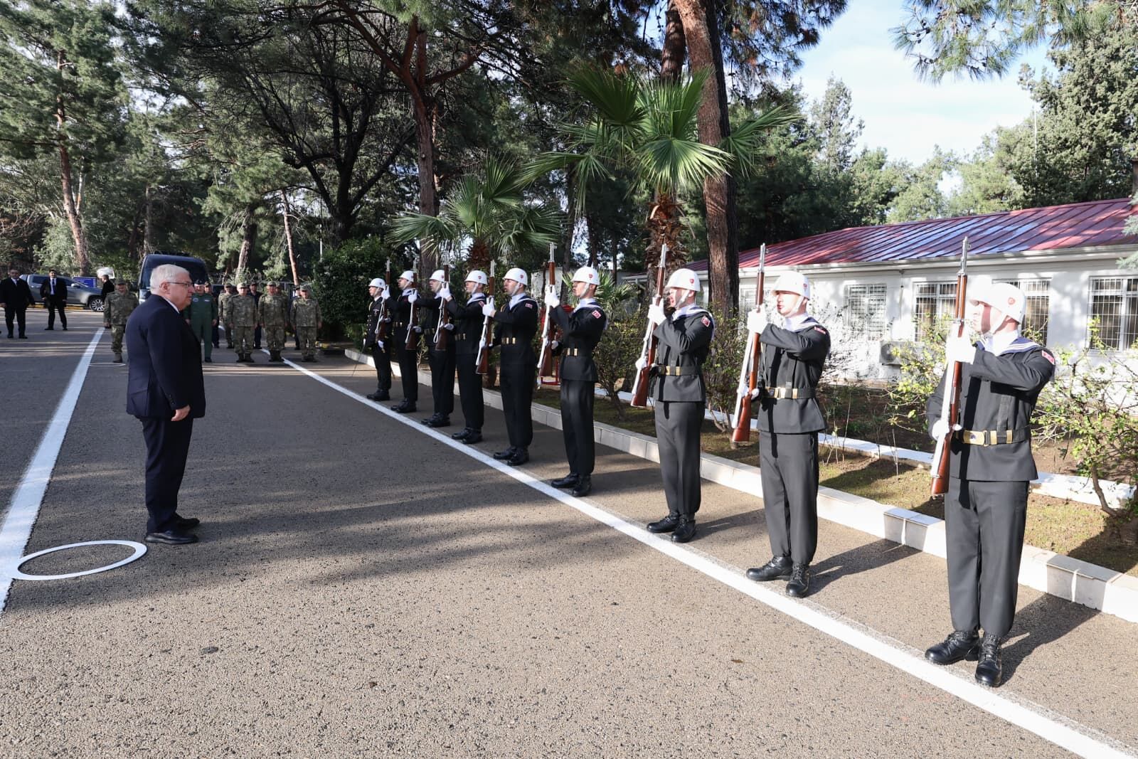 H D1K J4 Q X Y A A G Os