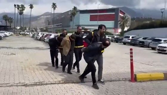 Iki Ilcede Aranan Sahislar Yakalandi (4)