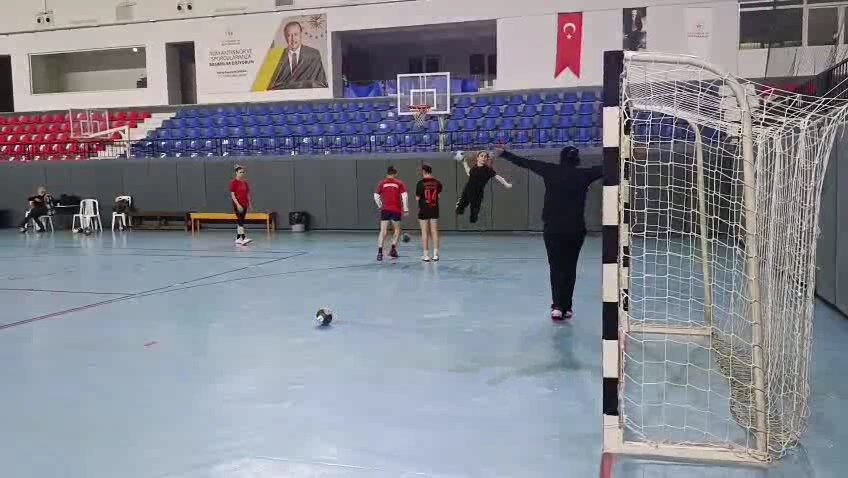 Iske Hentbol Takimi (7)