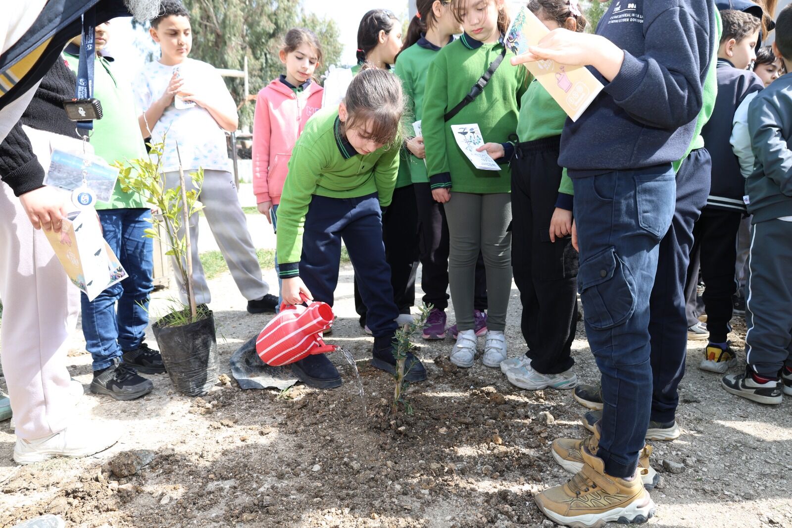 Okulda Fidan Dikimi (10)