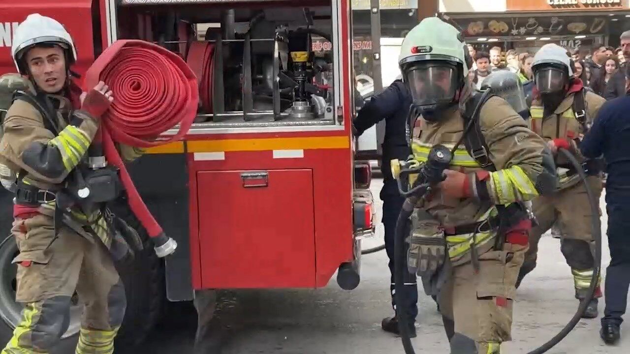 Oyuncakci Yangini.mp4 Snapshot 01.27.610