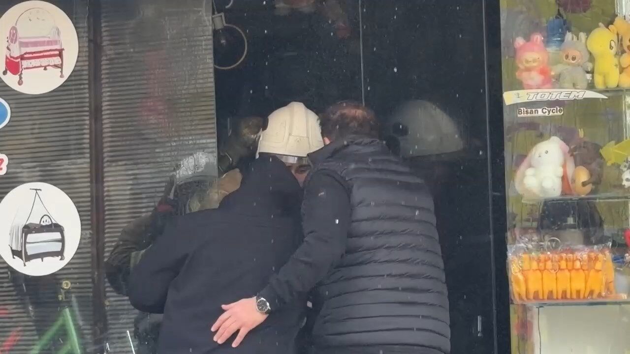 Oyuncakci Yangini.mp4 Snapshot 02.10.840