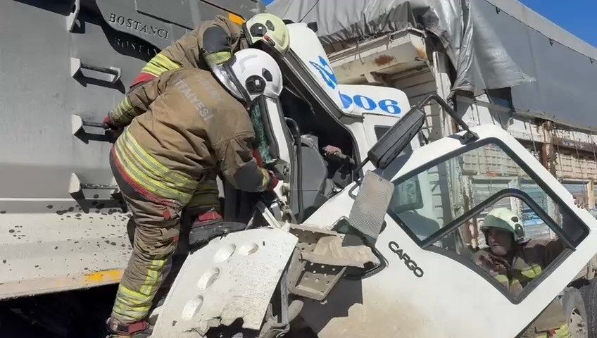 Tir Kamyona Carpti (1)