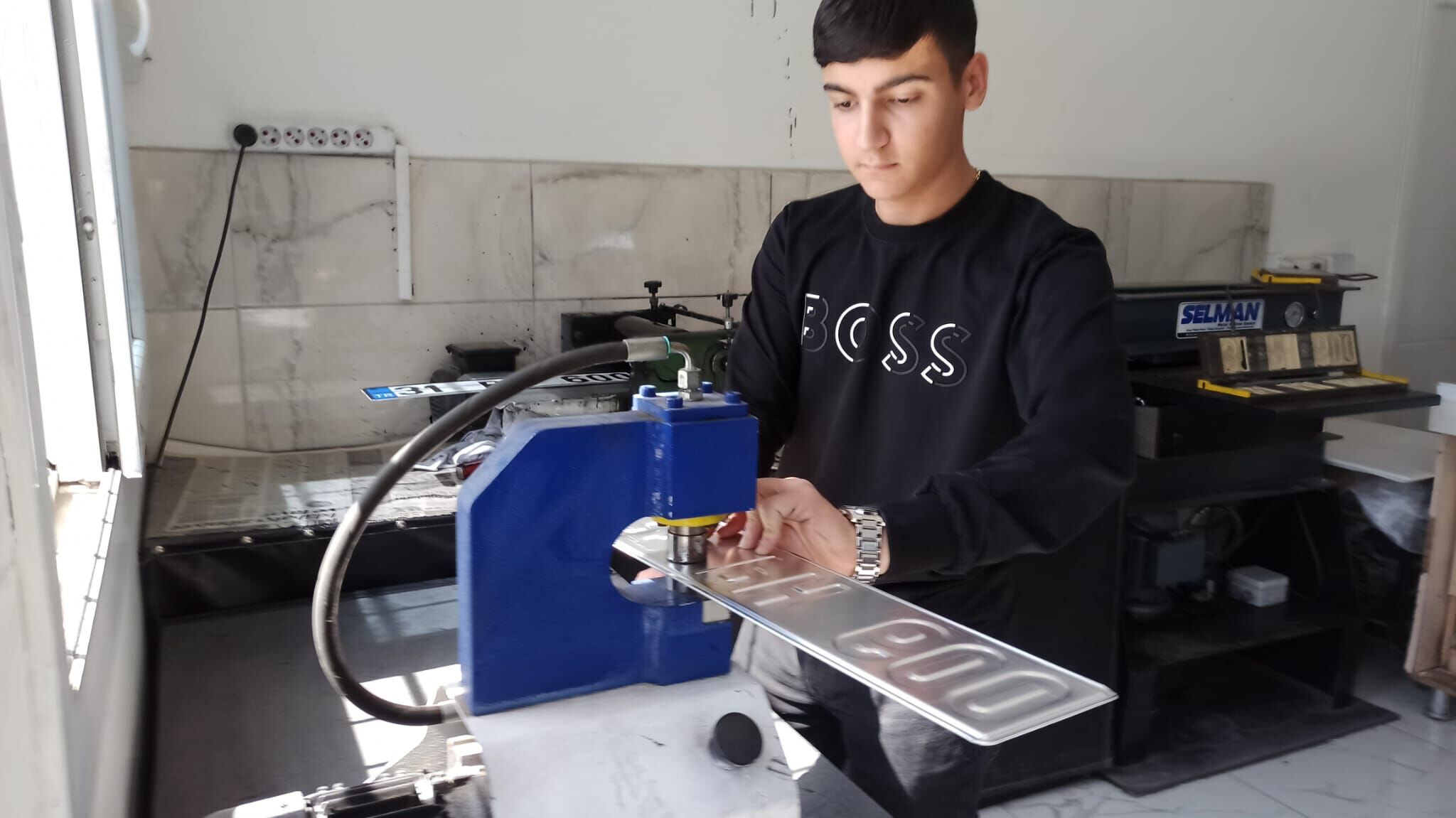 3359B681 C415 415D 873D B4D806B14F2F